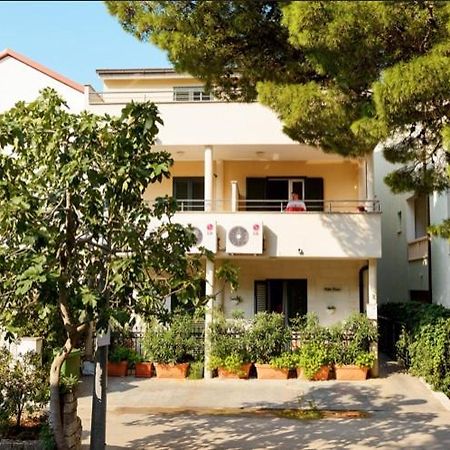 Vila Doris Hotel Baška Voda Екстериор снимка
