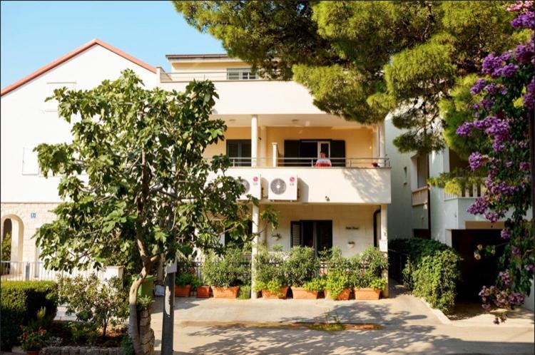 Vila Doris Hotel Baška Voda Екстериор снимка