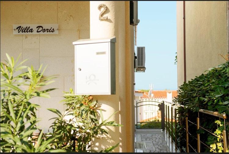 Vila Doris Hotel Baška Voda Екстериор снимка