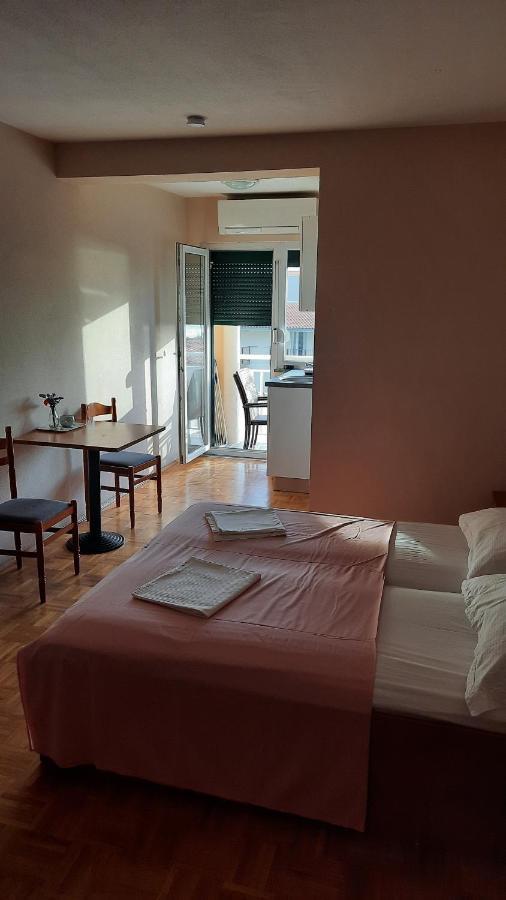 Vila Doris Hotel Baška Voda Екстериор снимка